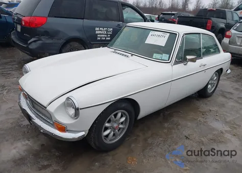 1974 Mg Mgb z USA, uszkodzony, nr VIN GHD5UE3288406
